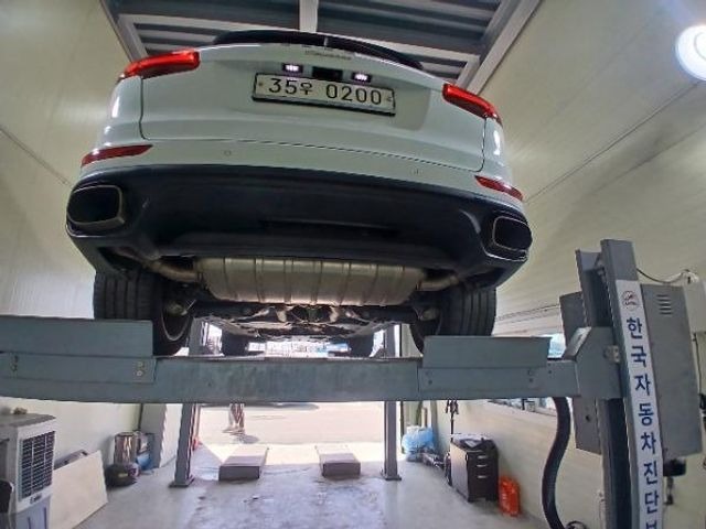 Porsche Cayenne 2016 — inspection photo 2