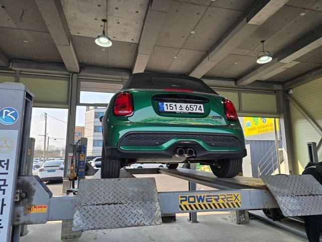 Mini Cooper Convertible 2024 — inspection photo 2