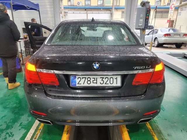 BMW 7-Series 2009 — inspection photo 2
