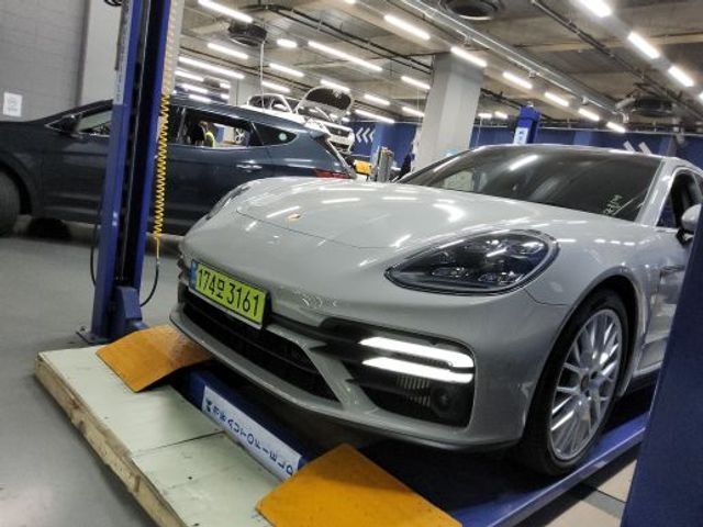 Porsche Panamera 2023 — inspection photo 1
