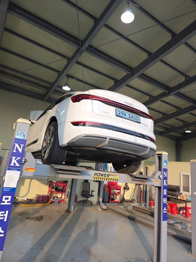 Audi e-tron 2021 — inspection photo 2