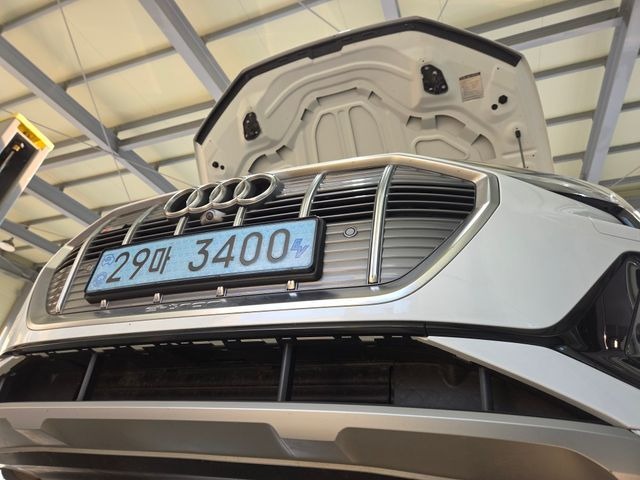 Audi e-tron 2021 — inspection photo 1