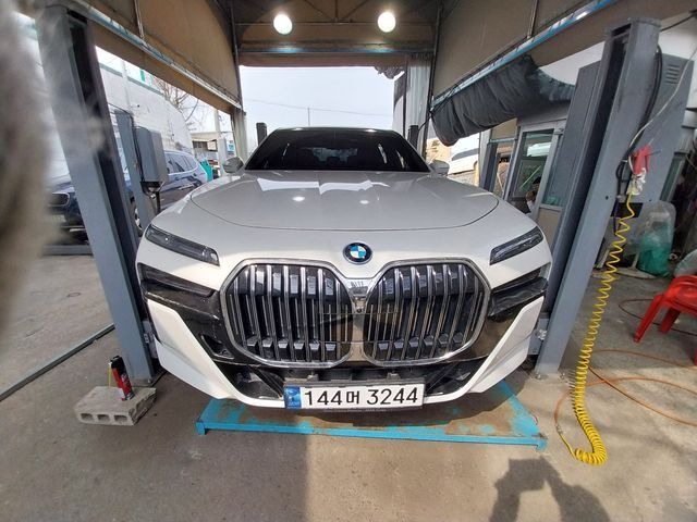 BMW 7-Series 2023 — inspection photo 1