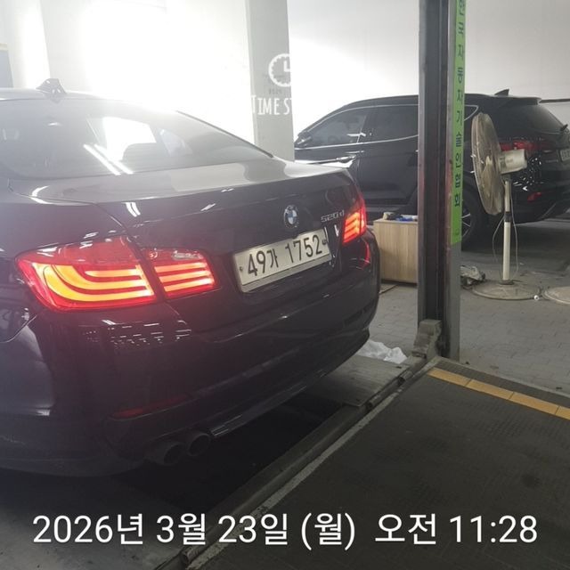 BMW 5-Series 2011 — inspection photo 2