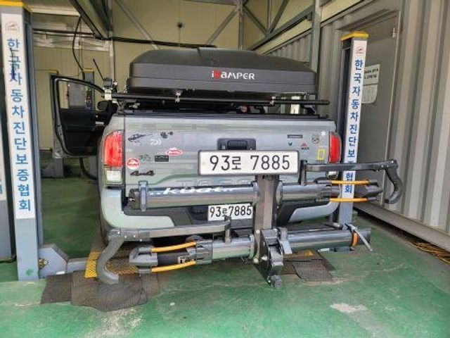Toyota Tacoma 2017 — inspection photo 2