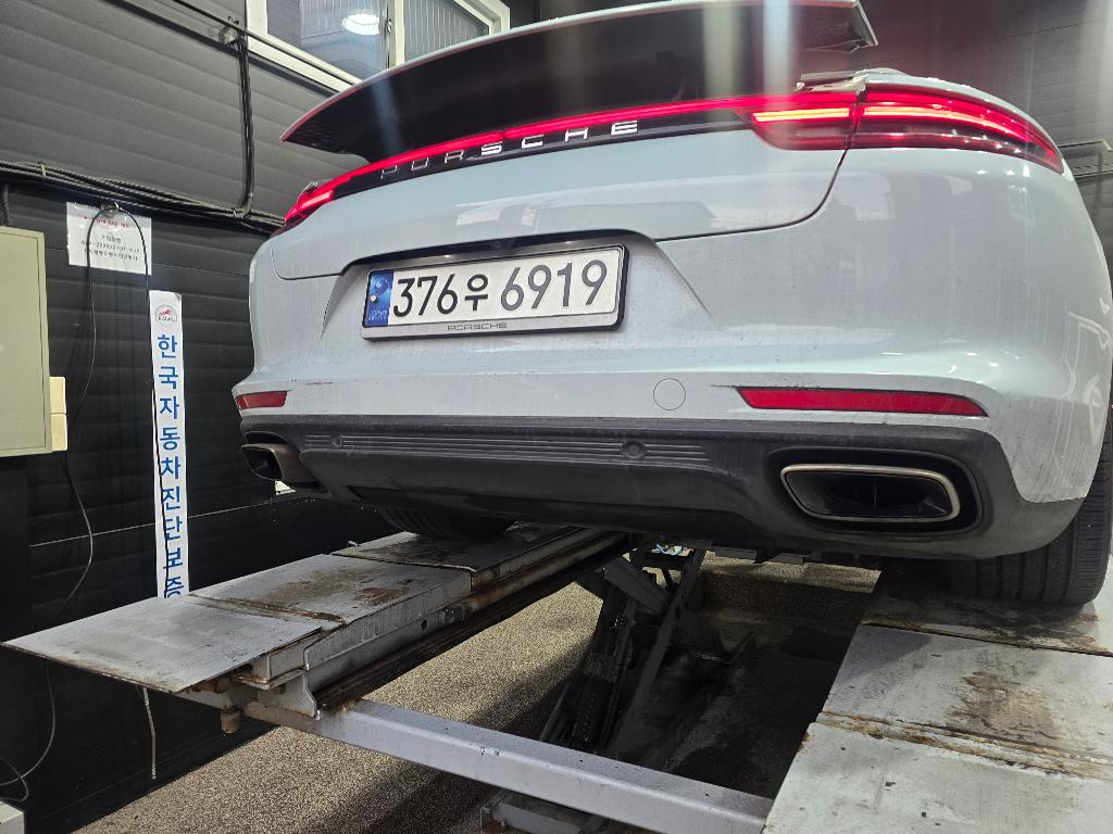 Porsche Panamera 2018 — inspection photo 2