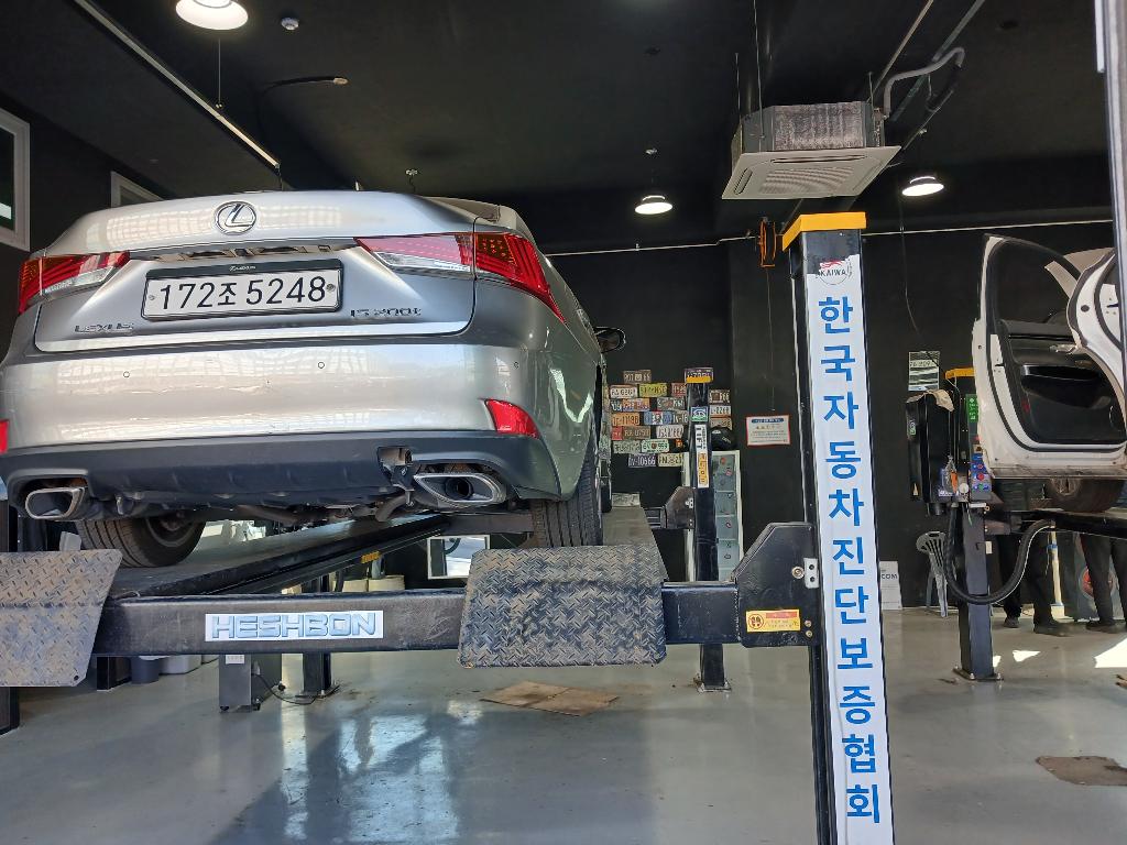 Lexus IS 2017 — inspection photo 2