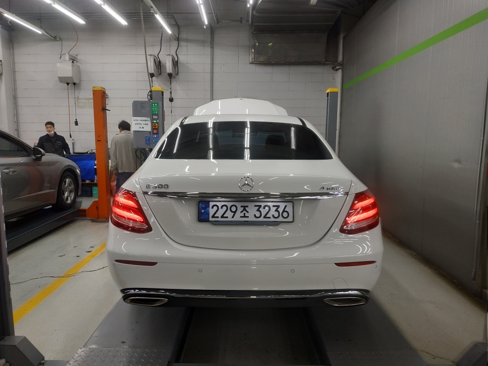 Mercedes-Benz E-Class 2018 — inspection photo 2