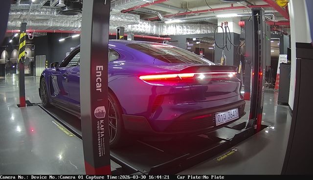 Porsche Taycan 2025 — inspection photo 2