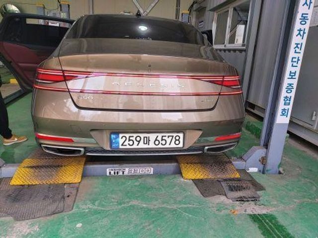 Genesis G90 2022 — inspection photo 2