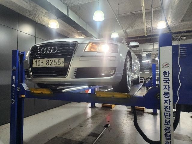 Audi A8 2010 — inspection photo 1