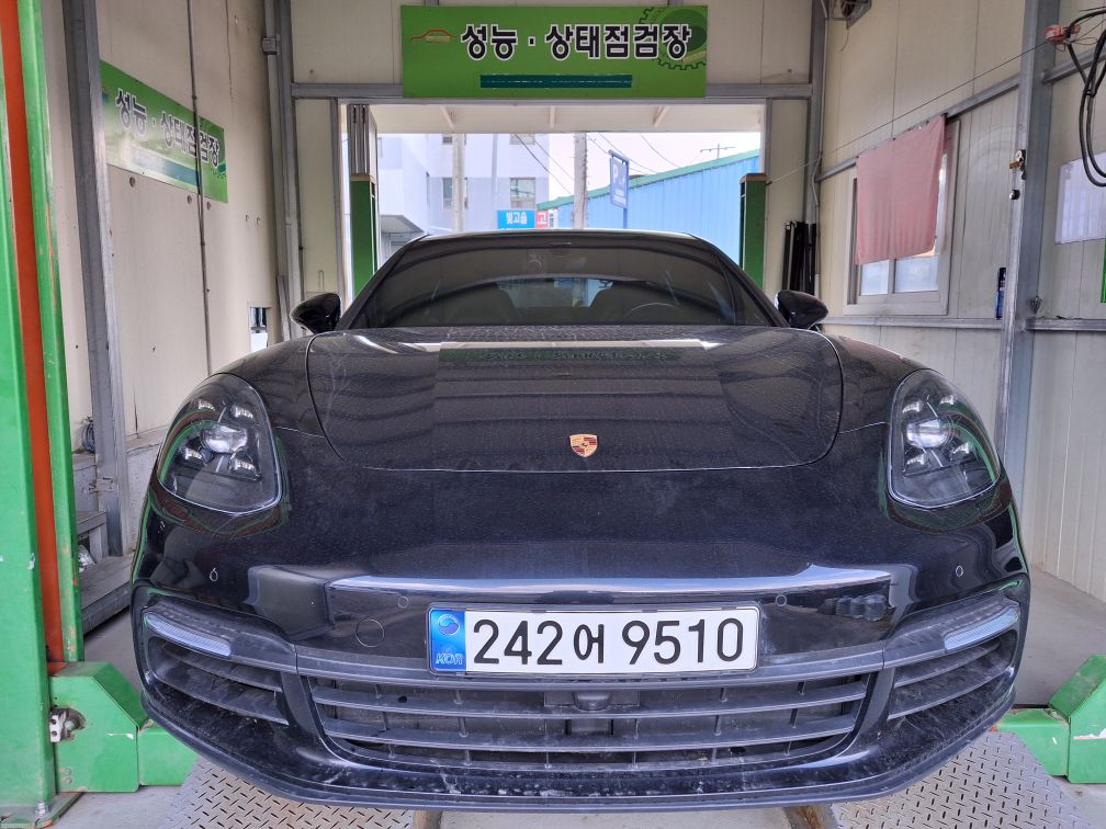 Porsche Panamera 2018 — inspection photo 1