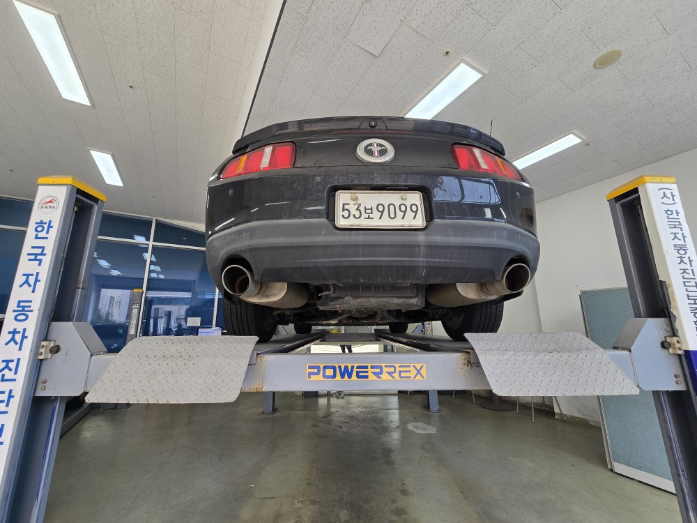 Ford Mustang 2011 — inspection photo 2