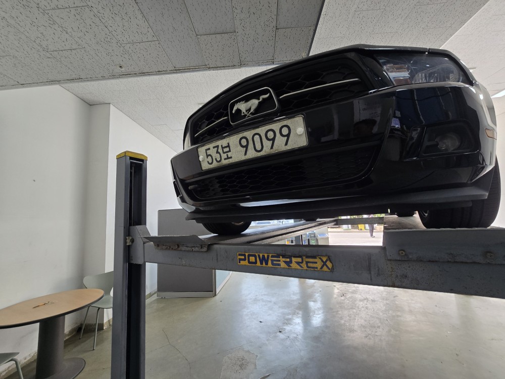 Ford Mustang 2011 — inspection photo 1