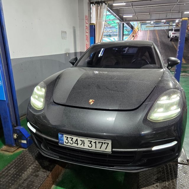 Porsche Panamera 2018 — inspection photo 1
