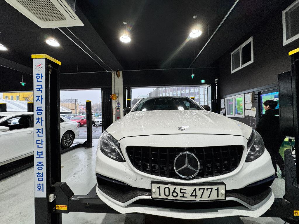 Mercedes-Benz C-Class 2018 — inspection photo 1