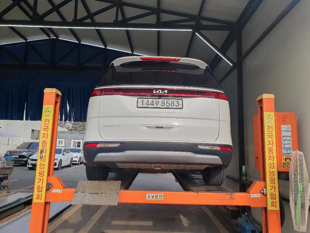 Kia Canival 2023 — inspection photo 2