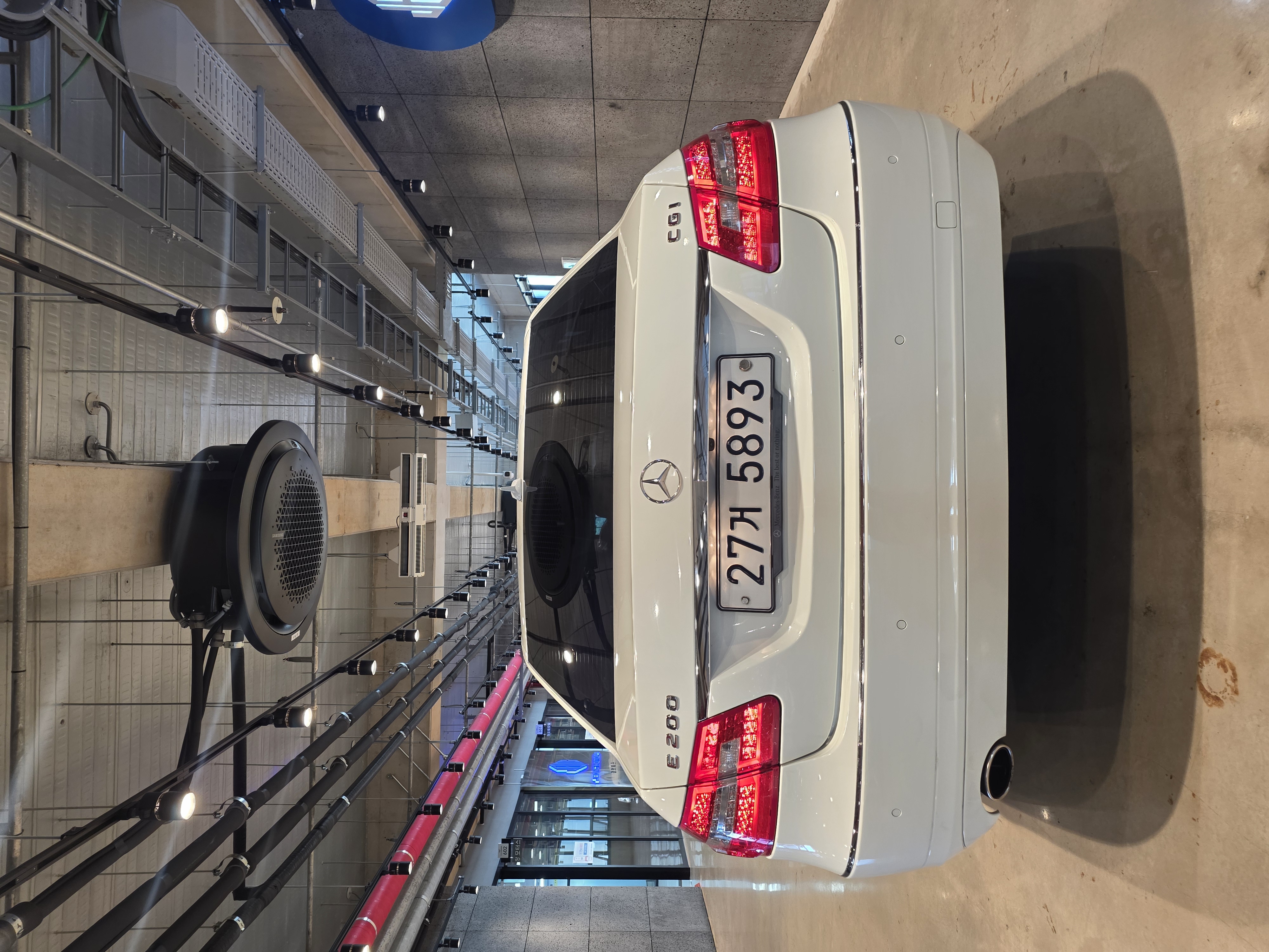 Mercedes-Benz E-Class 2011 — inspection photo 2