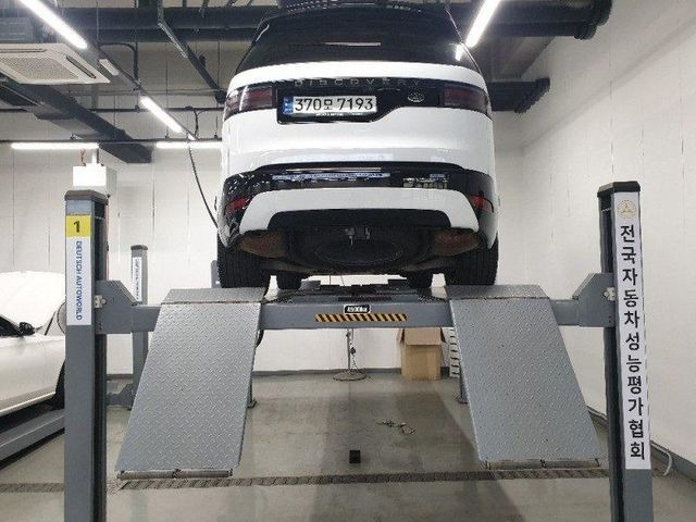Land Rover Discovery 2023 — inspection photo 2