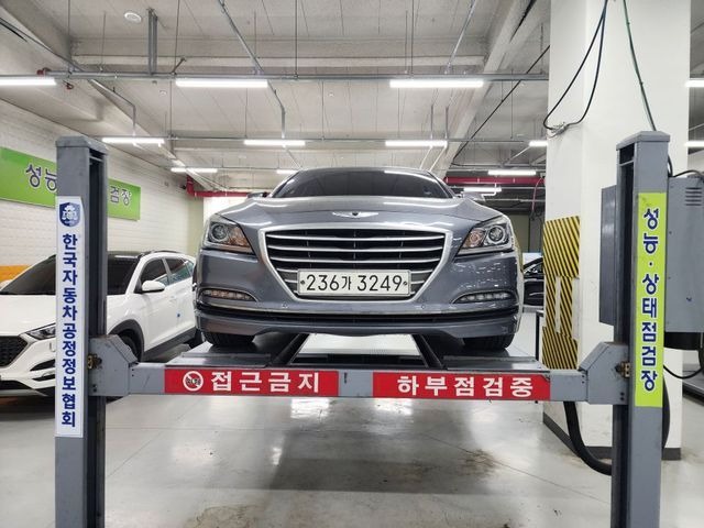 Hyundai Genesis 2016 — inspection photo 1