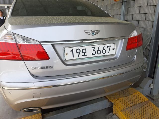 Hyundai Genesis 2010 — inspection photo 2