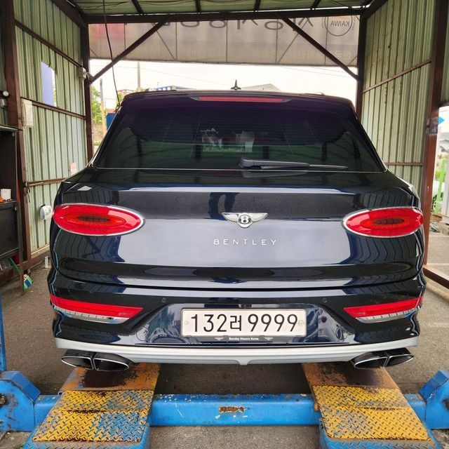 Bentley Bentayga 2025 — inspection photo 2