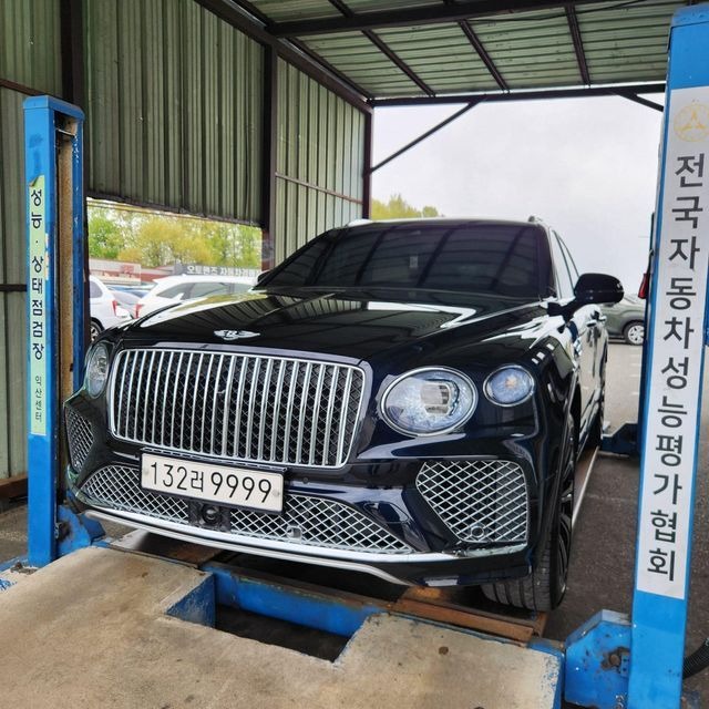 Bentley Bentayga 2025 — inspection photo 1