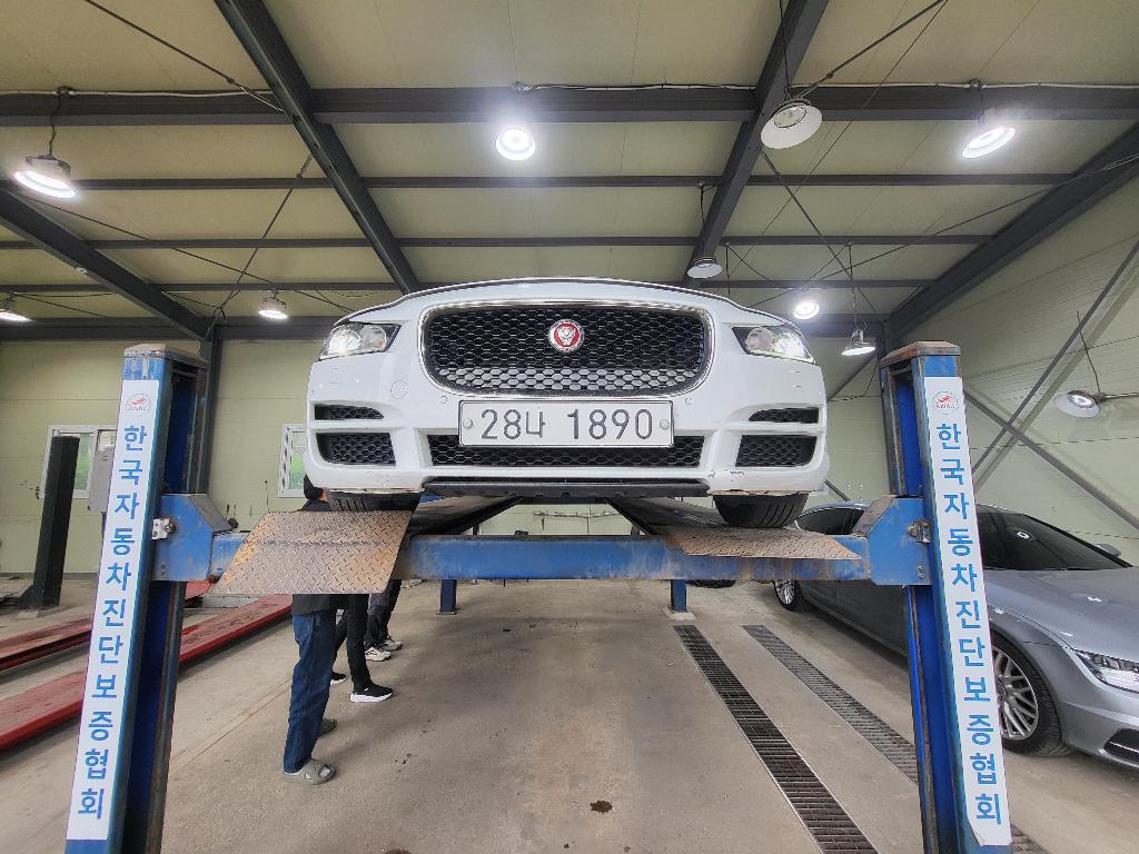 Jaguar XE 2018 — inspection photo 1