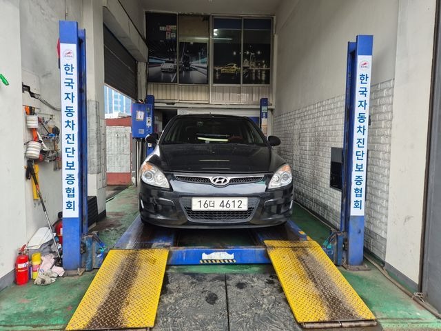 Hyundai i30 2010 — inspection photo 1