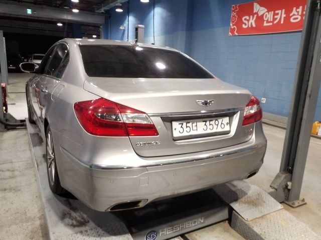 Hyundai Genesis 2013 — inspection photo 2