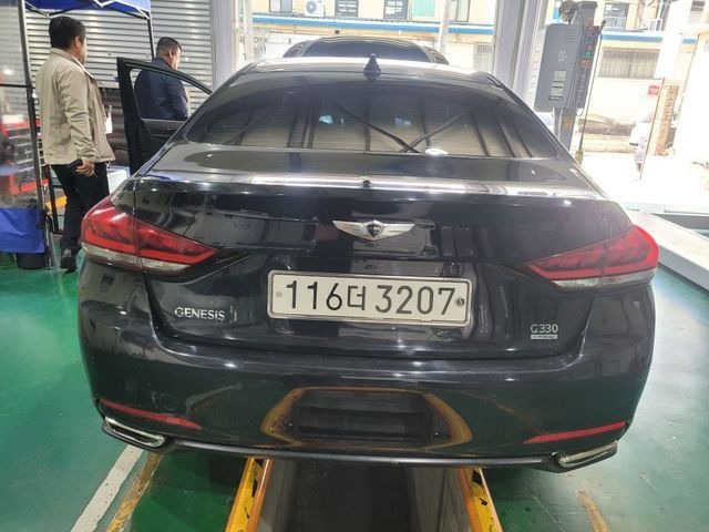 Hyundai Genesis 2016 — inspection photo 2