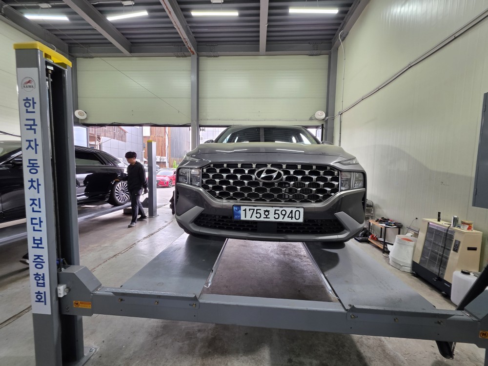 Hyundai Santafe 2023 — inspection photo 1