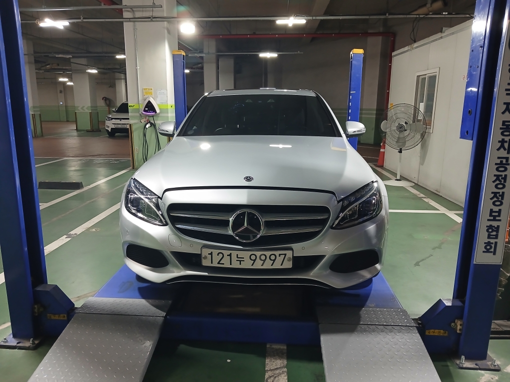 Mercedes-Benz C-Class 2018 — inspection photo 1