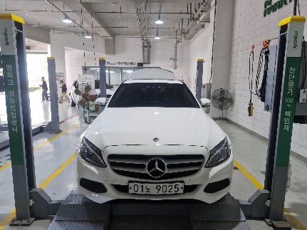 Mercedes-Benz C-Class 2017 — inspection photo 1