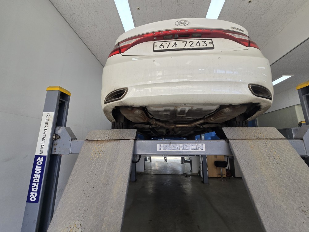 Hyundai Grandeur 2012 — inspection photo 2