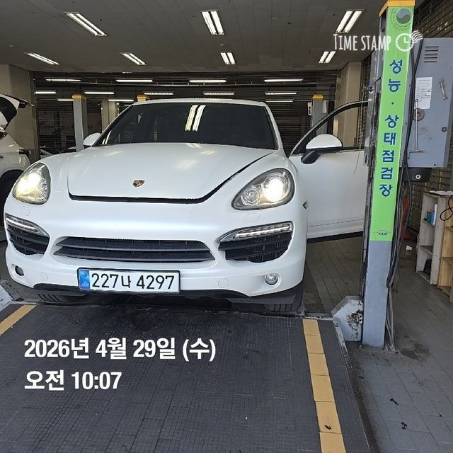 Porsche Cayenne 2012 — inspection photo 1