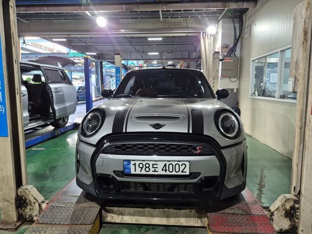 Mini Cooper Convertible 2024 — inspection photo 1