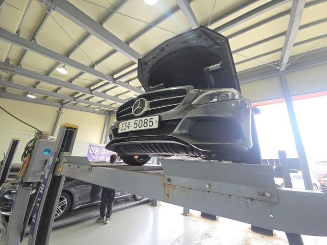 Mercedes-Benz C-Class 2018 — inspection photo 1