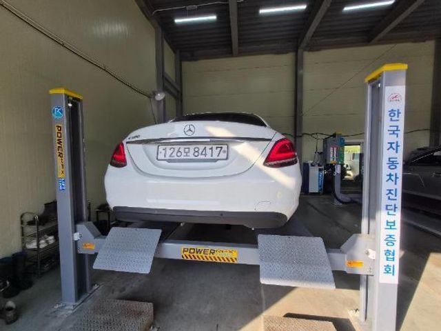 Mercedes-Benz C-Class 2020 — inspection photo 2