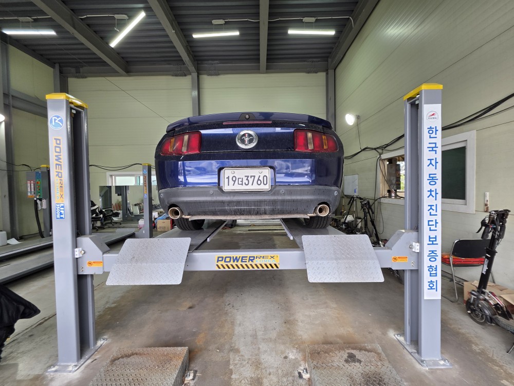 Ford Mustang 2012 — inspection photo 2