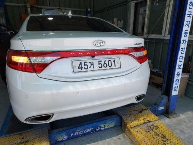 Hyundai Grandeur 2012 — inspection photo 2