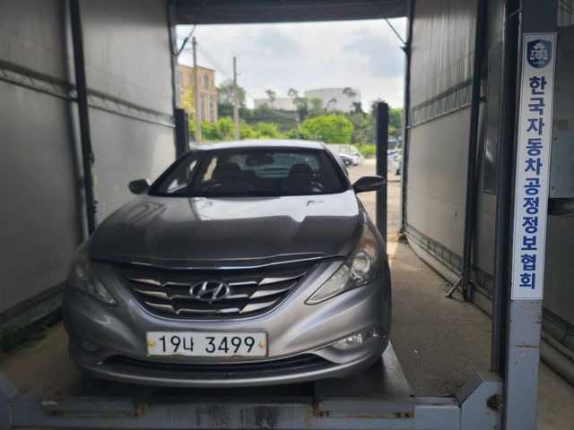 Hyundai Sonata 2010 — inspection photo 1