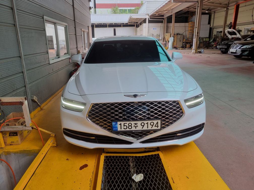 Genesis G90 2019 — inspection photo 1