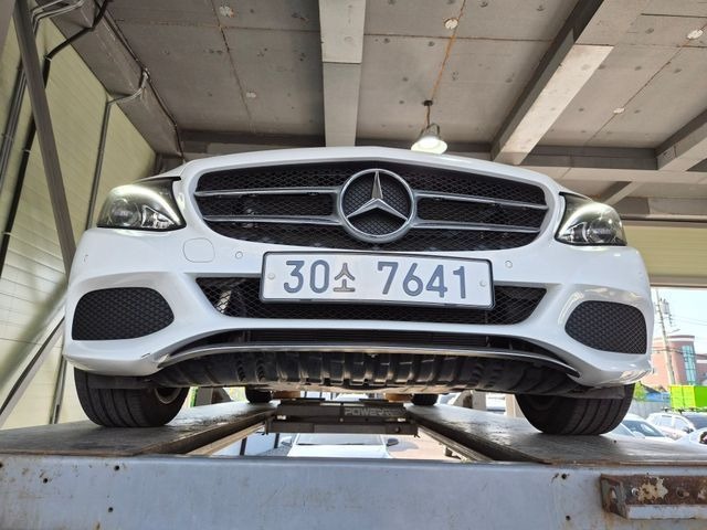 Mercedes-Benz C-Class 2018 — inspection photo 1