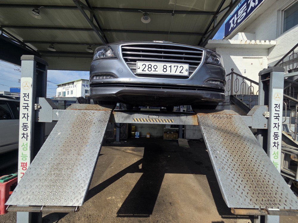 Hyundai Genesis 2014 — inspection photo 1