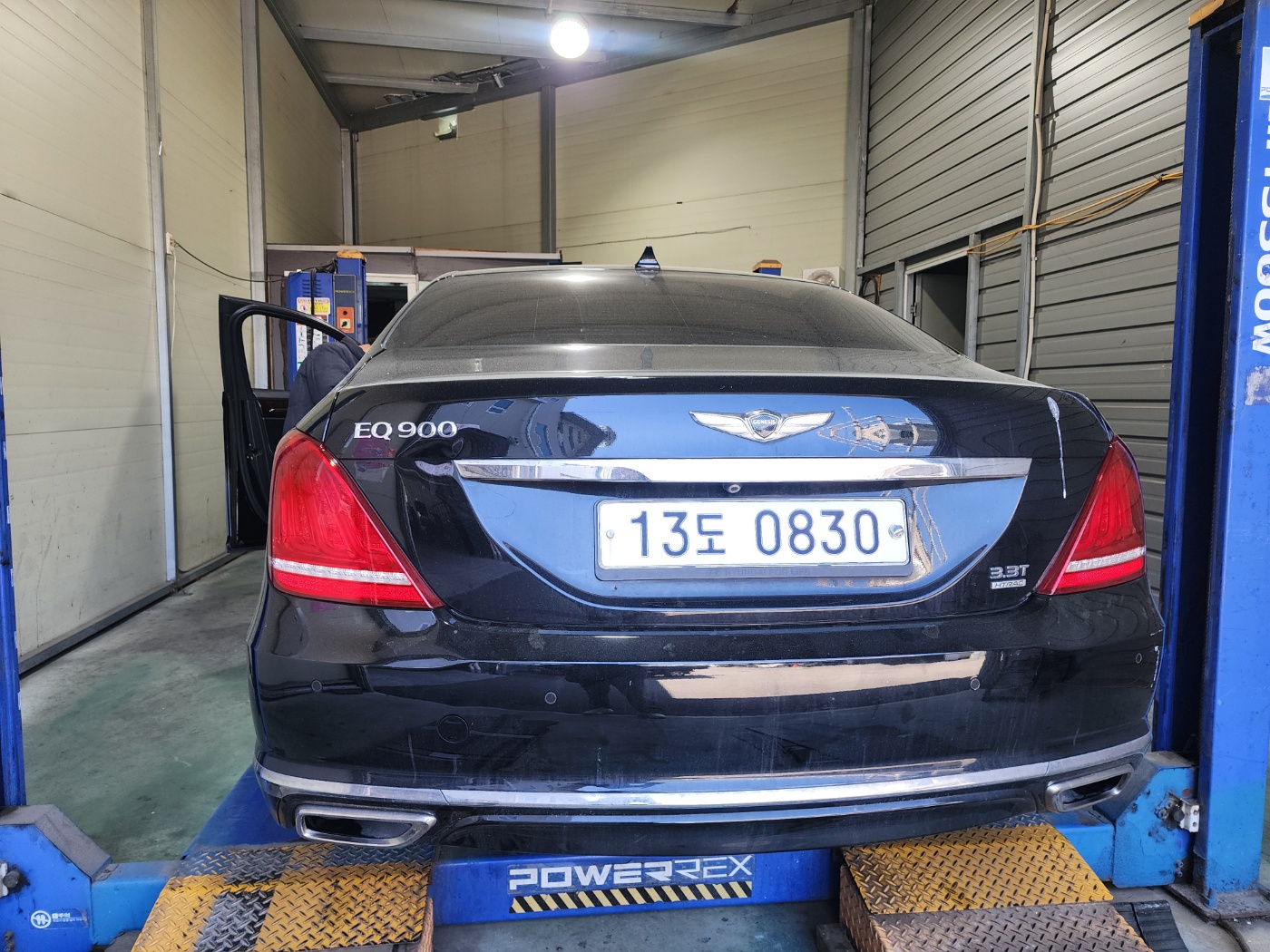 Genesis EQ900 2016 — inspection photo 2