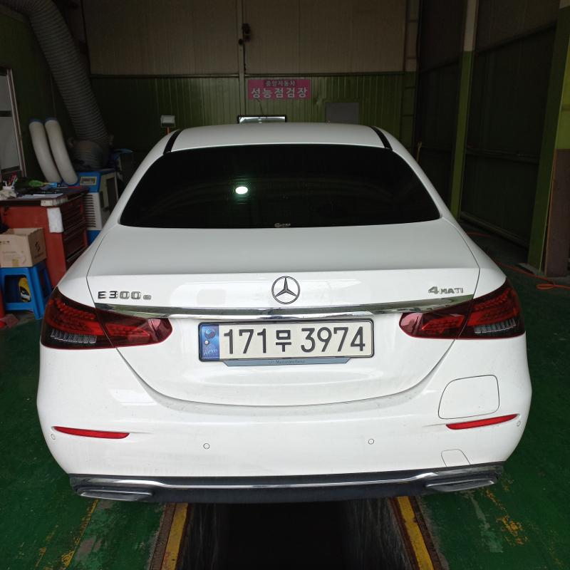 Mercedes-Benz E-Class 2023 — inspection photo 2