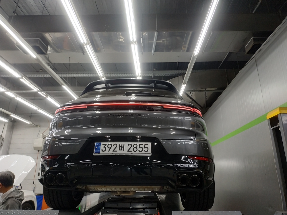 Porsche Cayenne 2025 — inspection photo 2