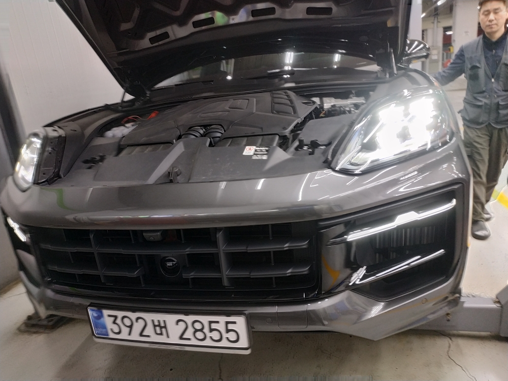 Porsche Cayenne 2025 — inspection photo 1