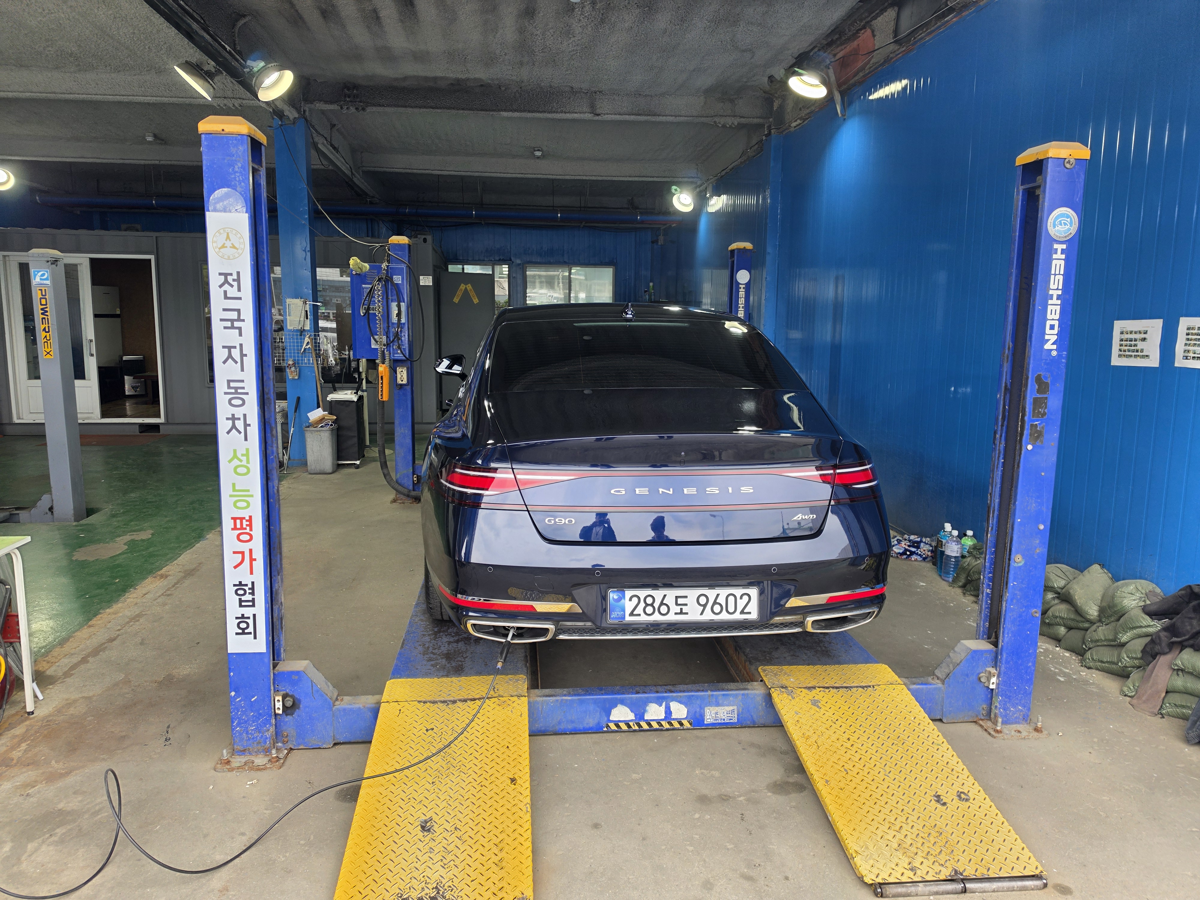 Genesis G90 2023 — inspection photo 2